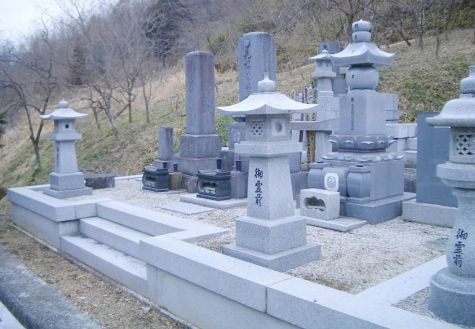 墓地クリーニング前